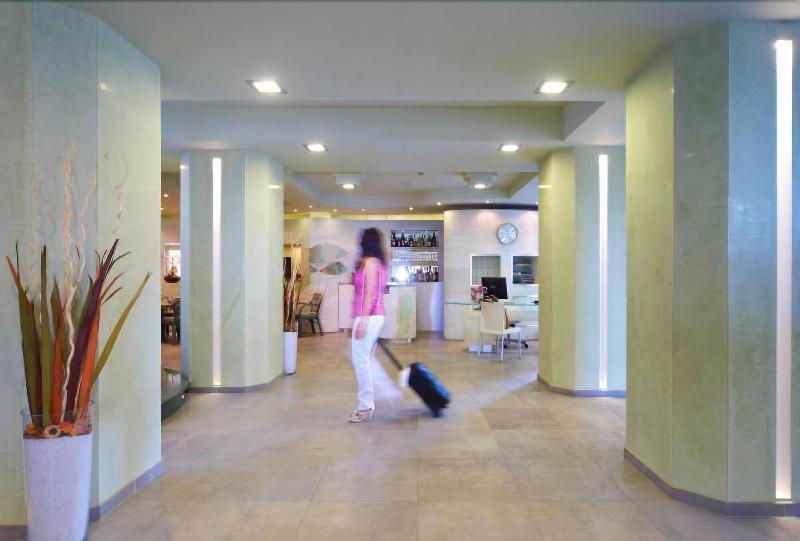 Hotel Sirio Лидо Ди Камайоре Екстериор снимка