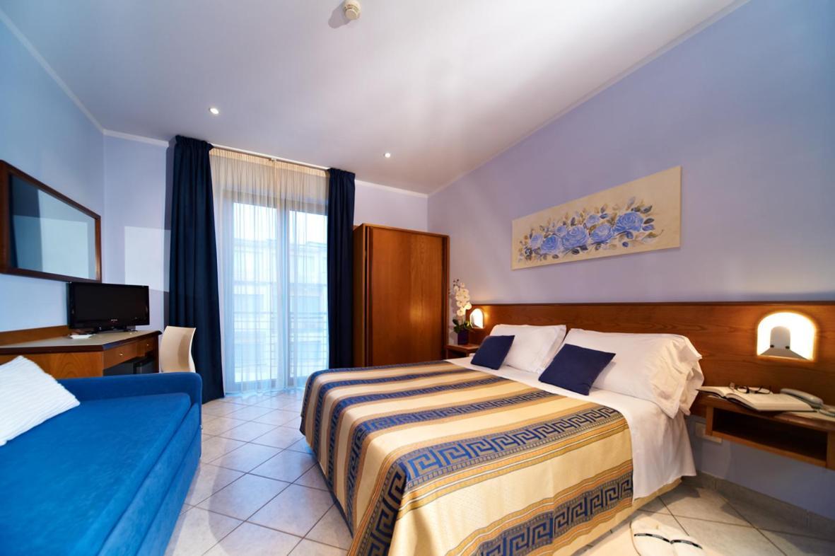 Hotel Sirio Лидо Ди Камайоре Екстериор снимка
