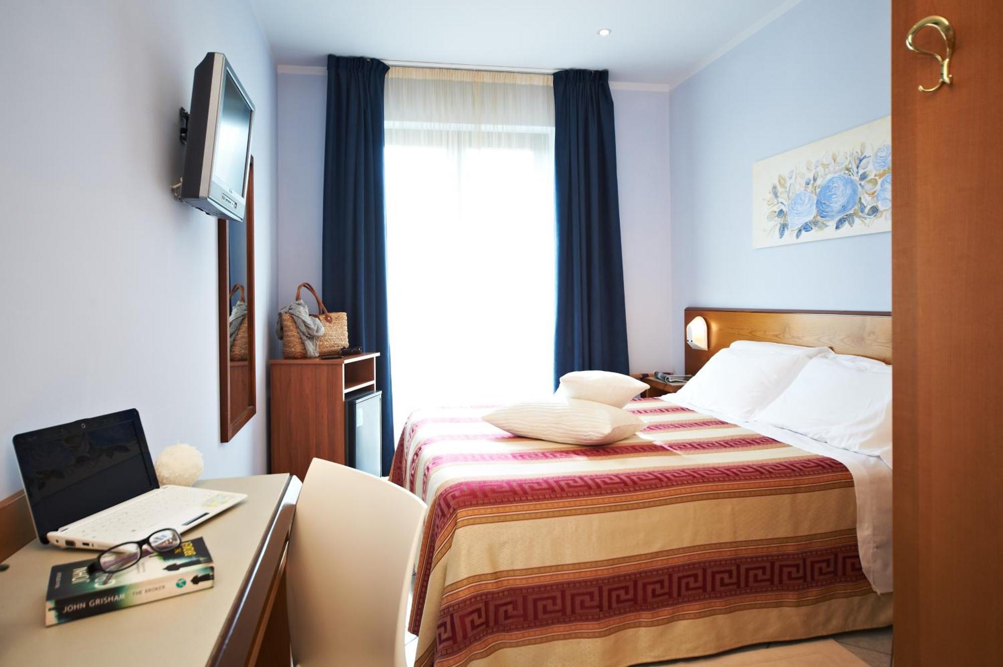 Hotel Sirio Лидо Ди Камайоре Екстериор снимка