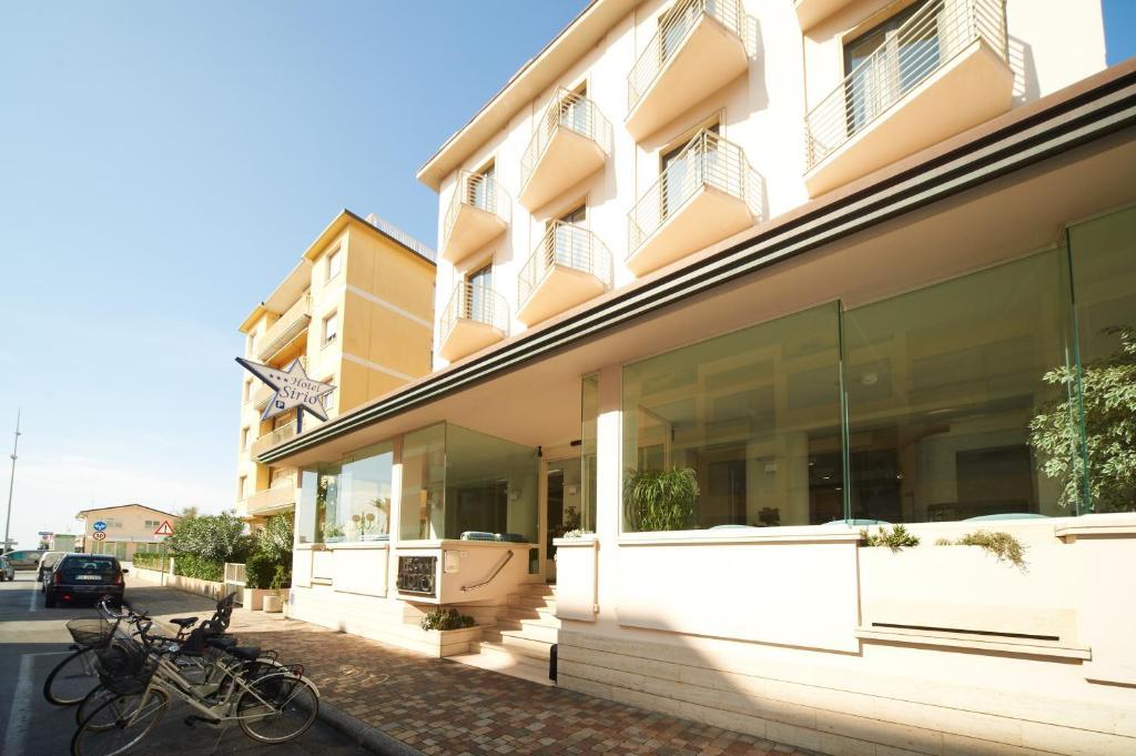 Hotel Sirio Лидо Ди Камайоре Екстериор снимка
