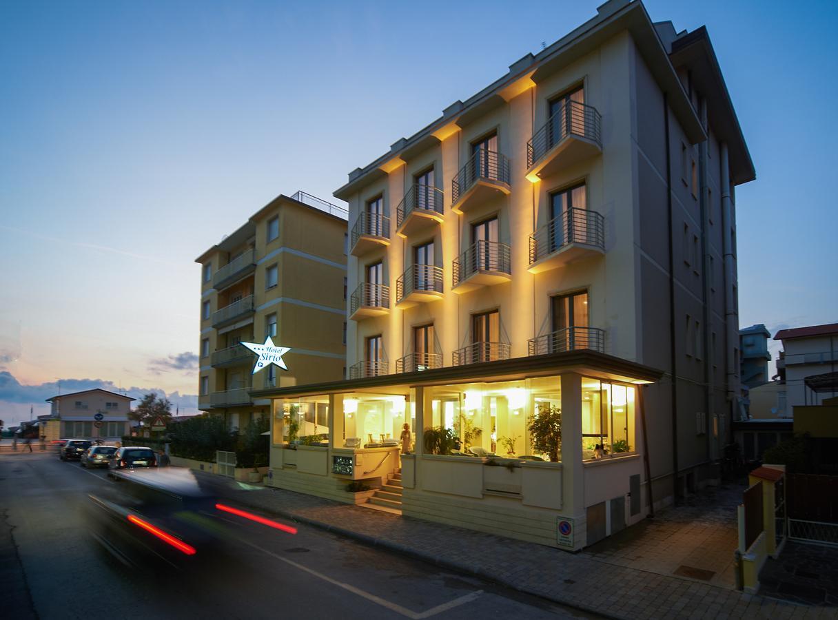 Hotel Sirio Лидо Ди Камайоре Екстериор снимка
