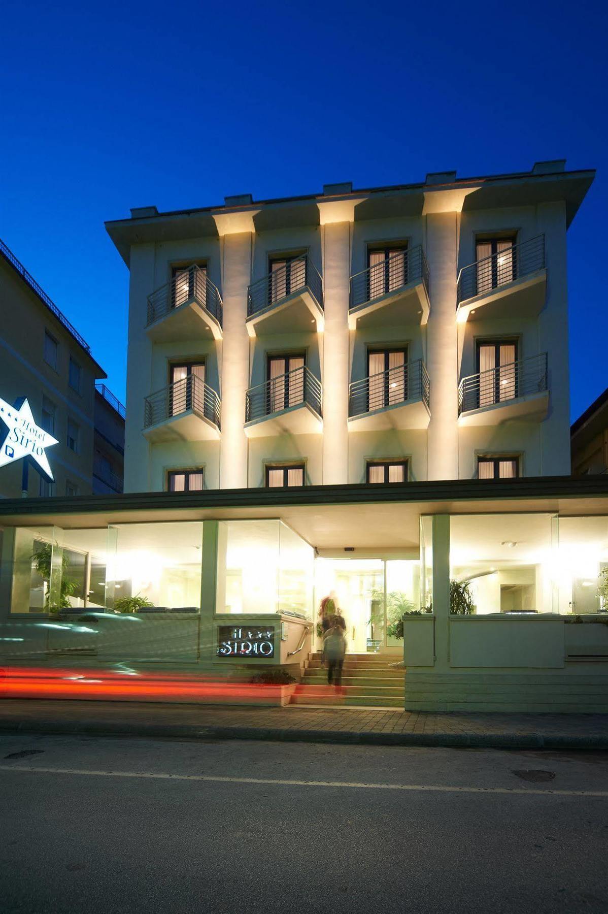 Hotel Sirio Лидо Ди Камайоре Екстериор снимка